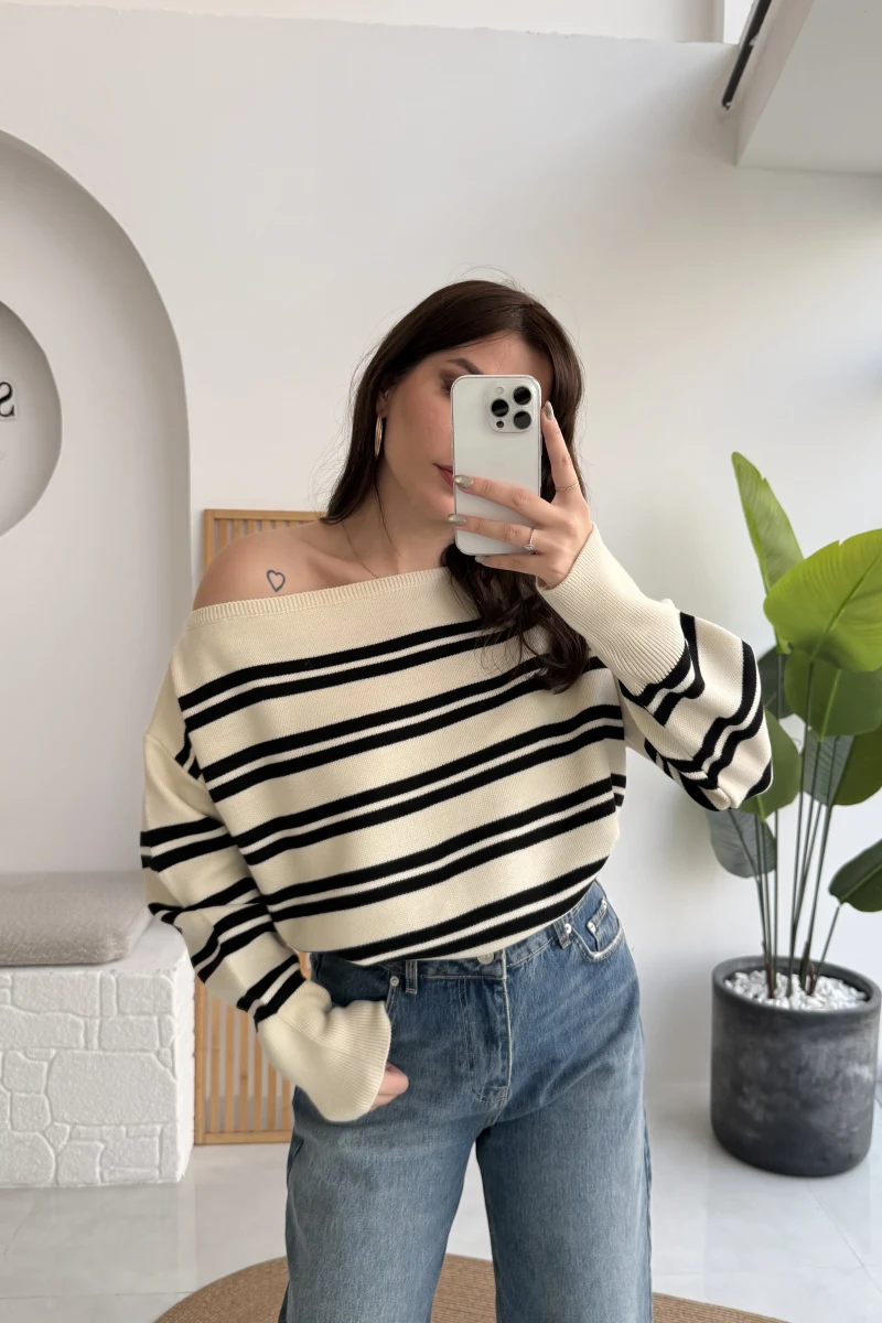 Liora Kayık Yaka Çizgili Kazak - Ekru