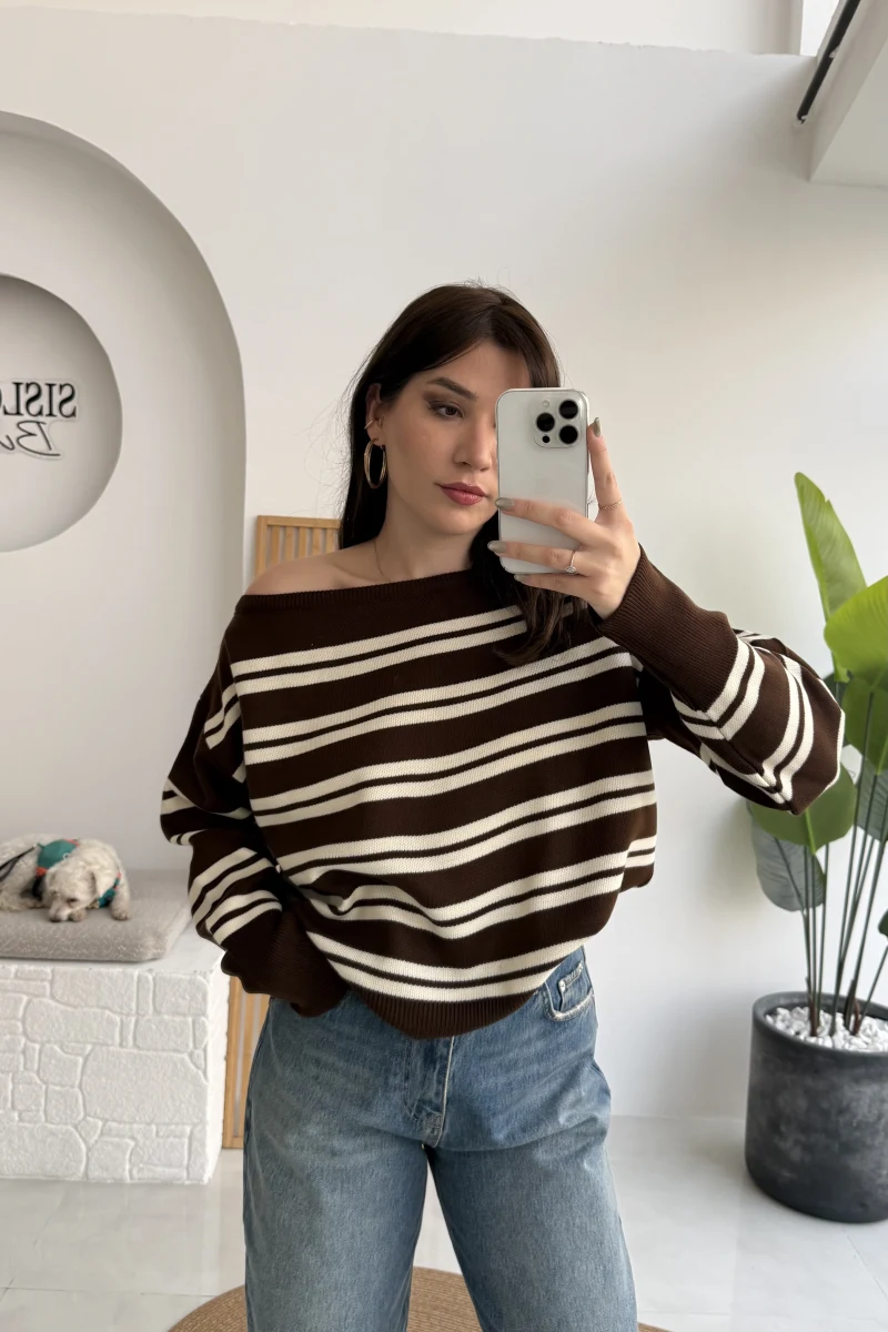 Liora Kayık Yaka Çizgili Kazak - Kahverengi