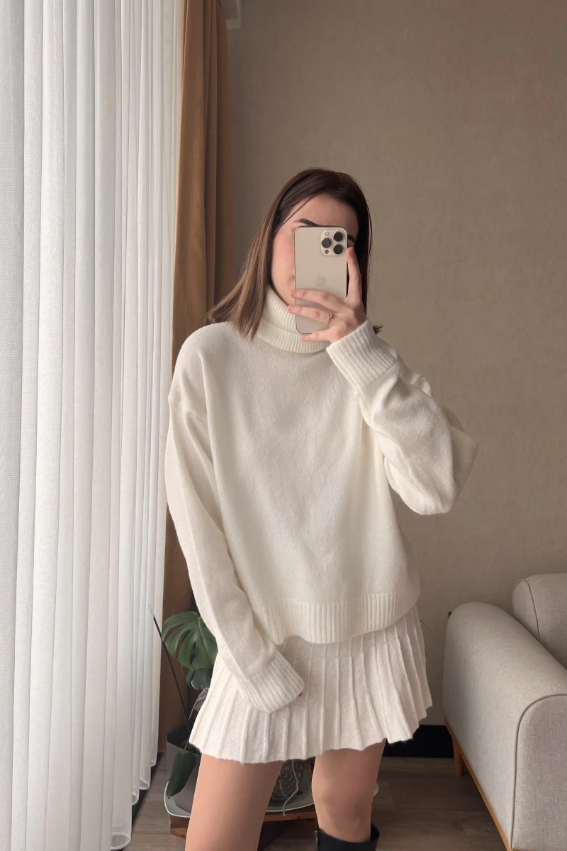 Lowe Kırık Beyaz Triko Kazak Etek Takım