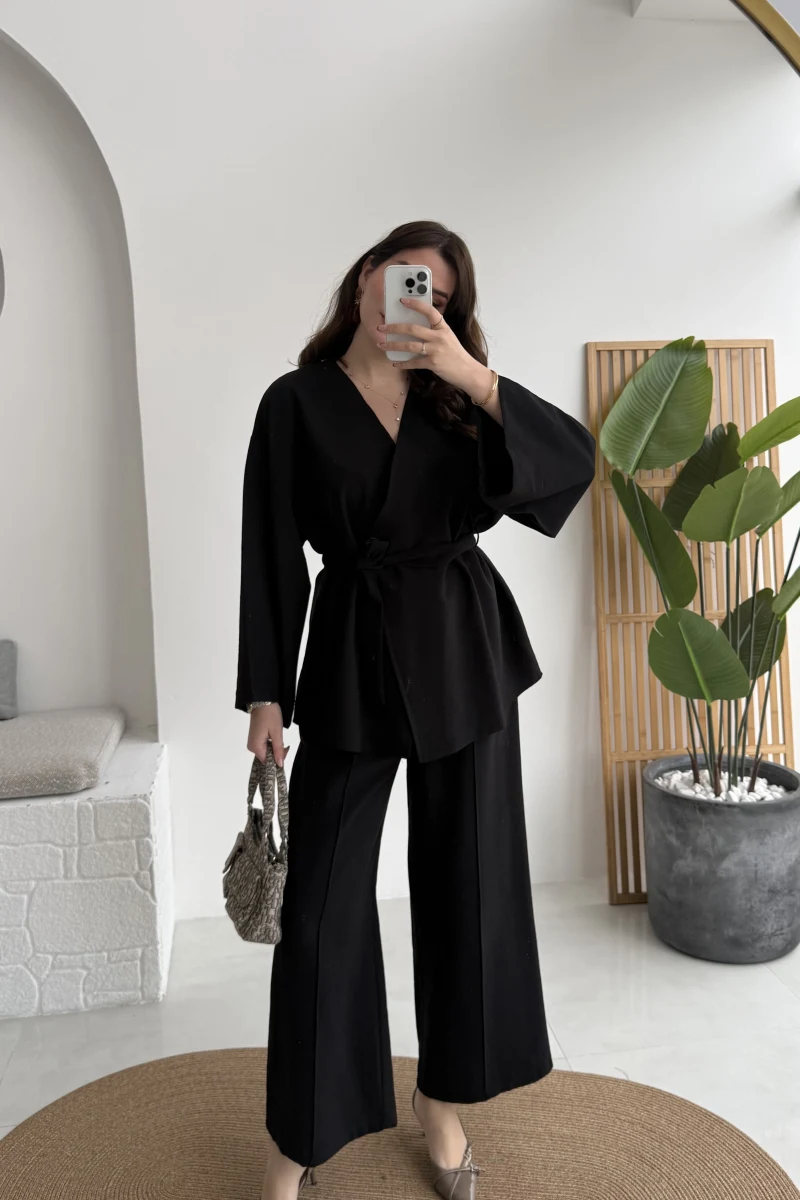 Marcelene Düğmeli V Yaka Kuşaklı Takım - Siyah - Kod: 8892