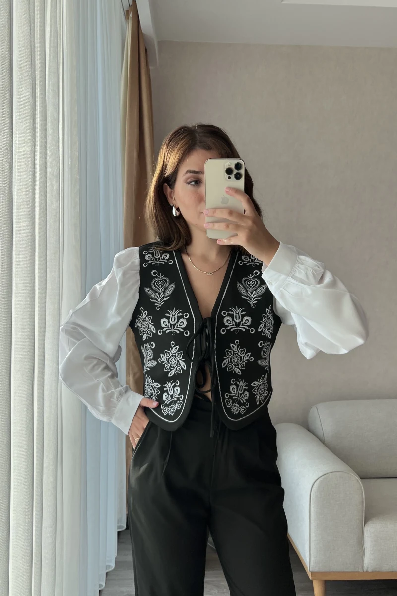 Mecnun Siyah Beyaz Gömlek