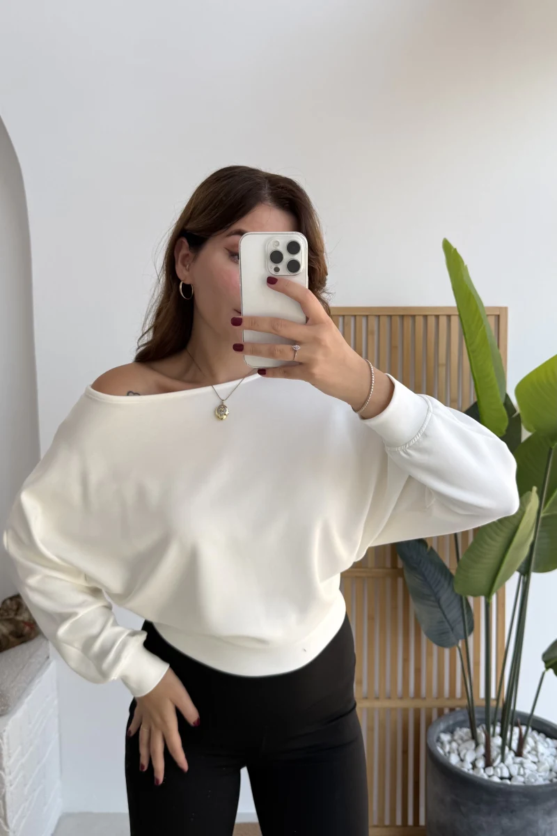 Moira Kayık Yaka Yarasa Kol Bluz - Beyaz
