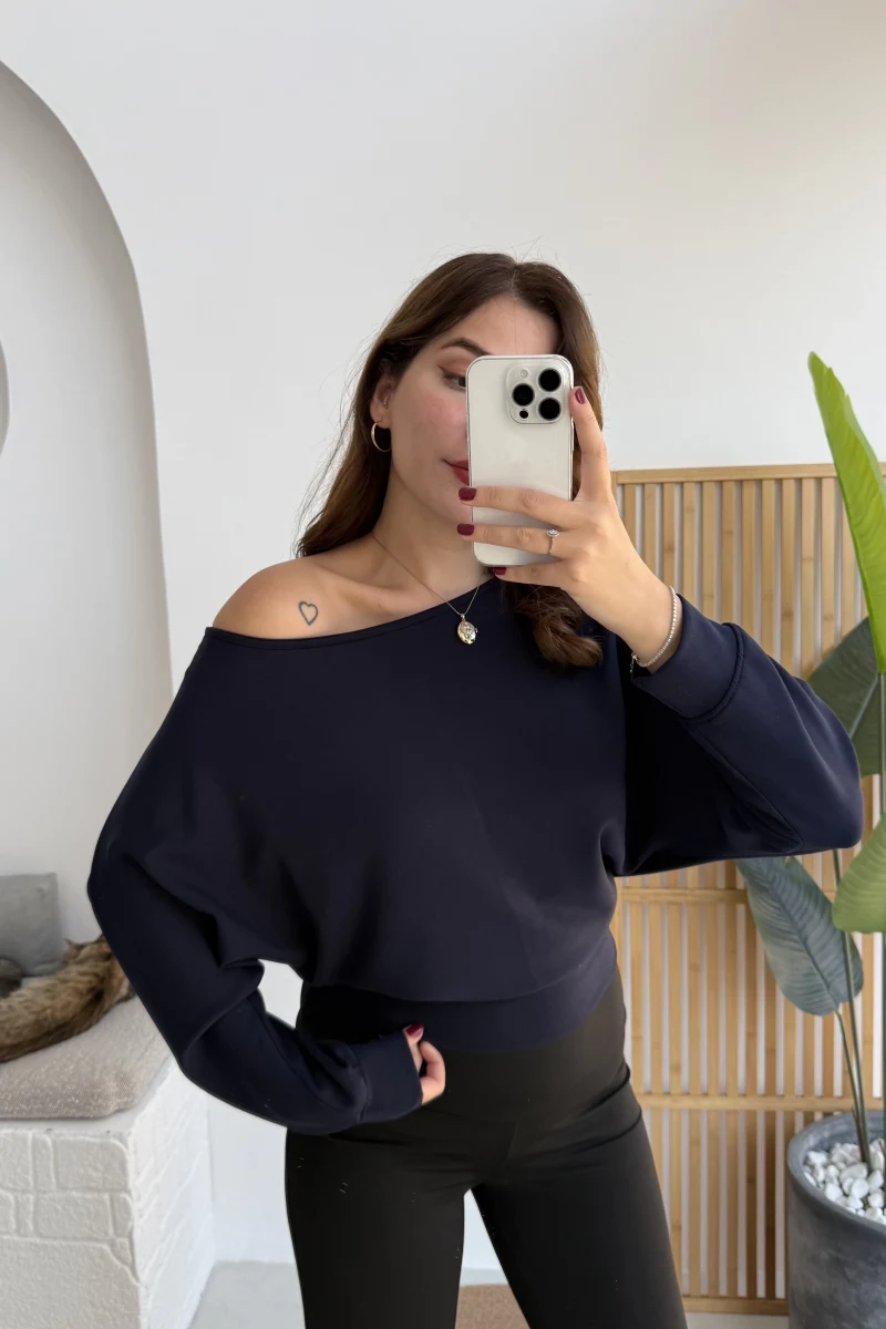 Moira Kayık Yaka Yarasa Kol Bluz - Lacivert