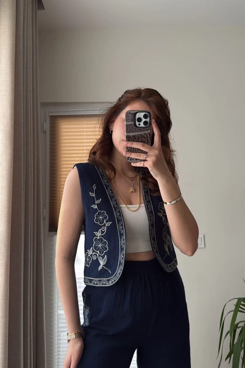 Müslin Çiçek Nakışlı Yelek Lacivert