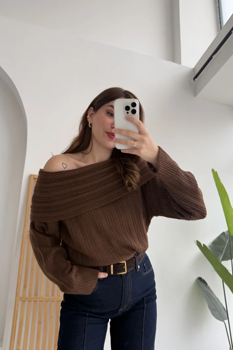 Omzu Açık Fitilli Kazak - Kahverengi