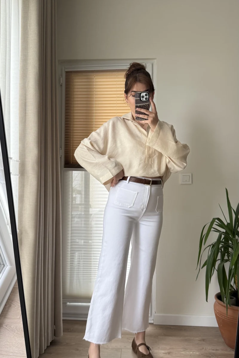 Önü Cepli Tasarım Beyaz Jean