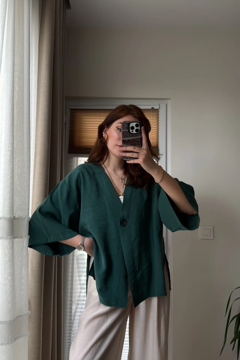 Önü Düğmeli Gömlek - Zümrüt Yeşil