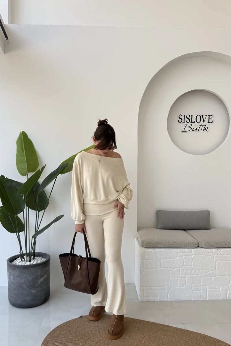 Ophelia Kayık Yaka Triko Takım - Bej - Kod: 2289