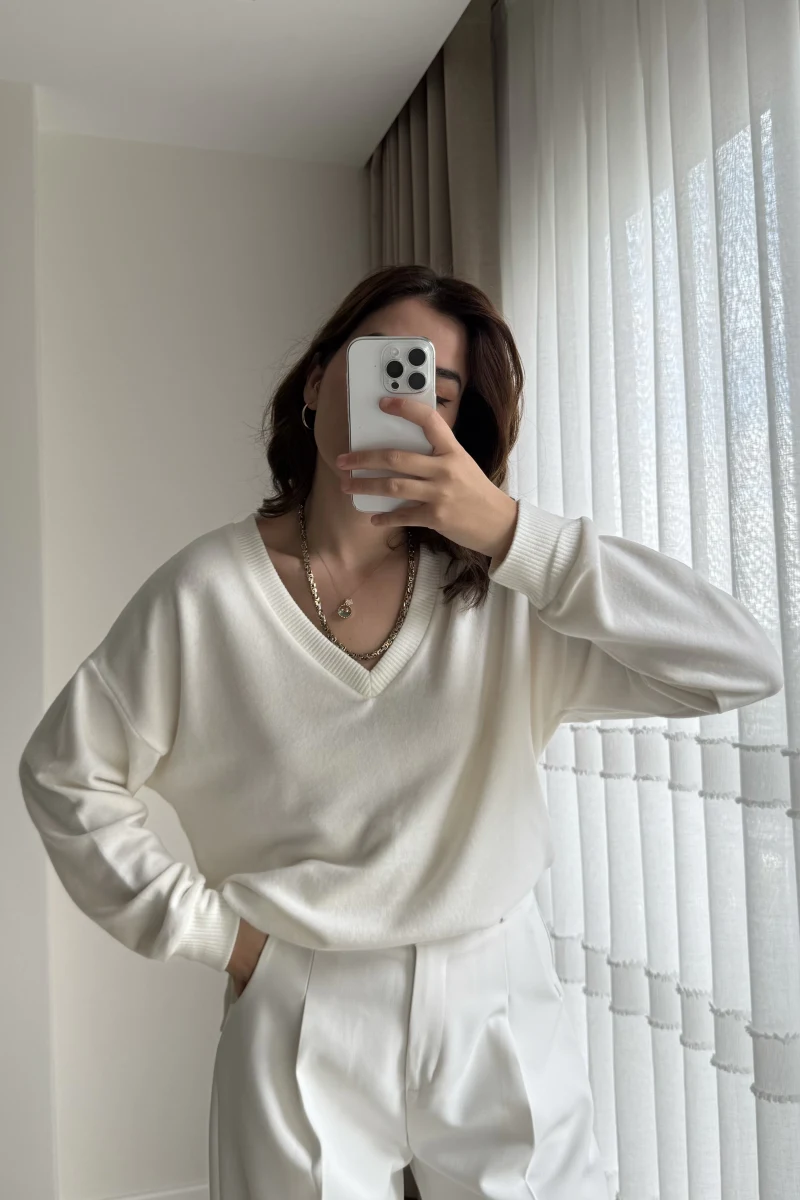 Pamuk Kumaş V Yaka Beyaz Kazak