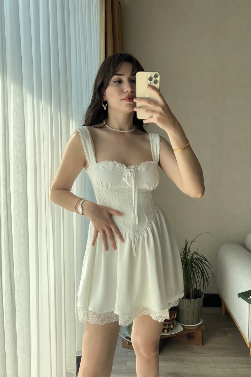 Penapella Serisi Beyaz Dantelli ELBİSE