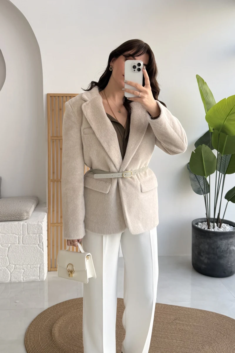 Premium Kemerli Vatkalı Peluş Ceket - Taş - Kod: 9490