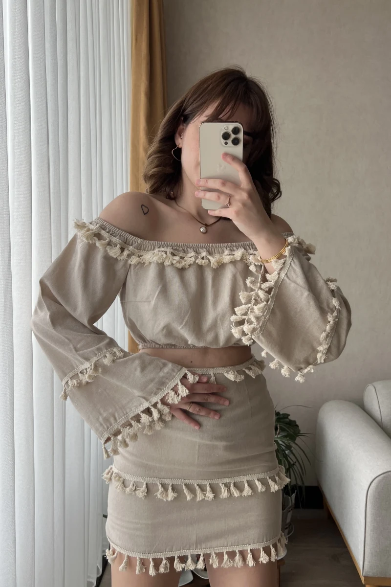 Püsküllü Etek Üst Takım