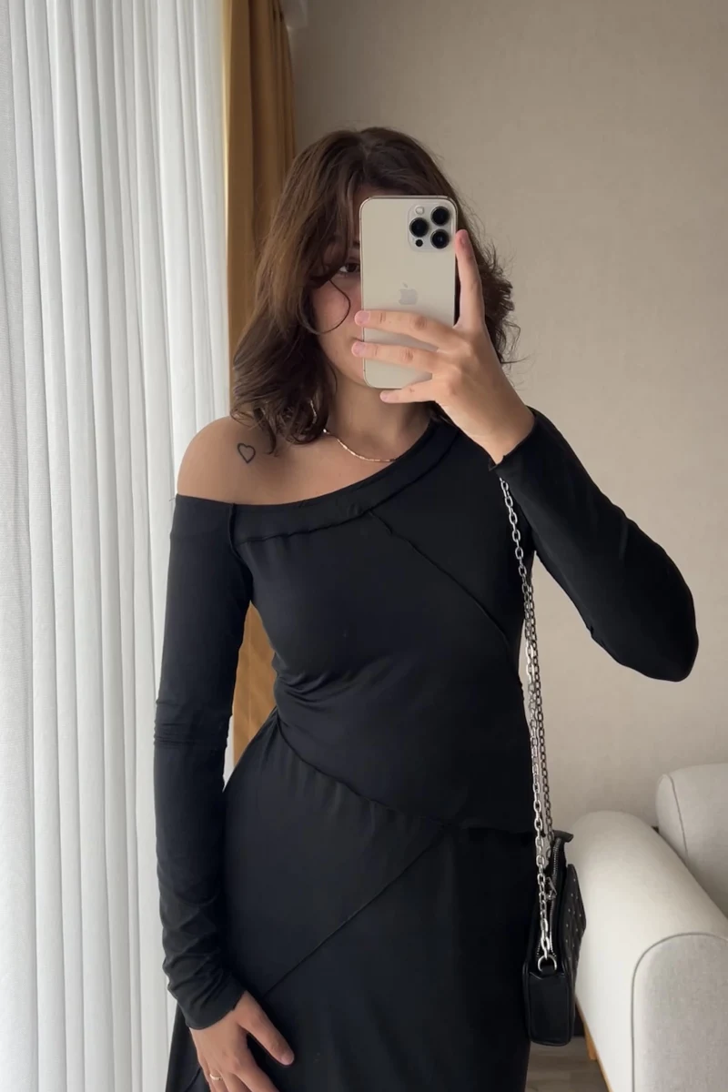 Rachel Asimetrik Kesim Siyah Bluz