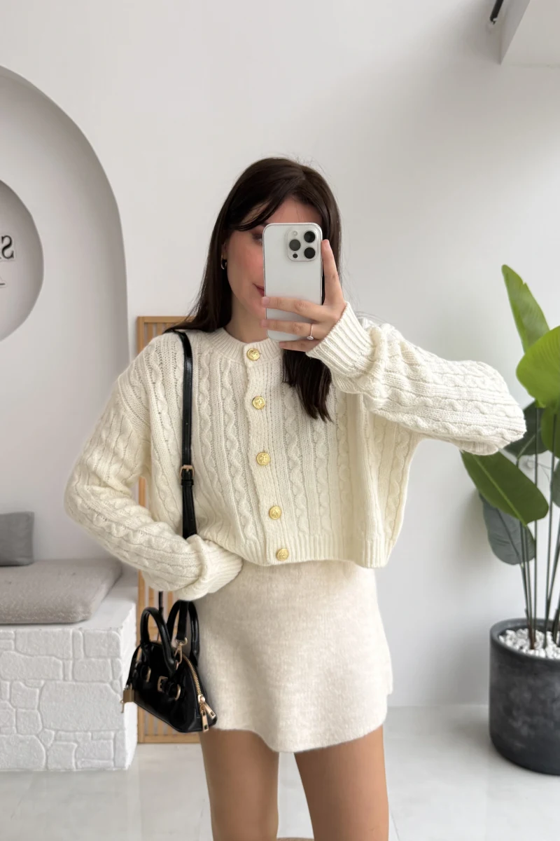 Rachel Gold Düğme Detay Crop Hırka - Ekru