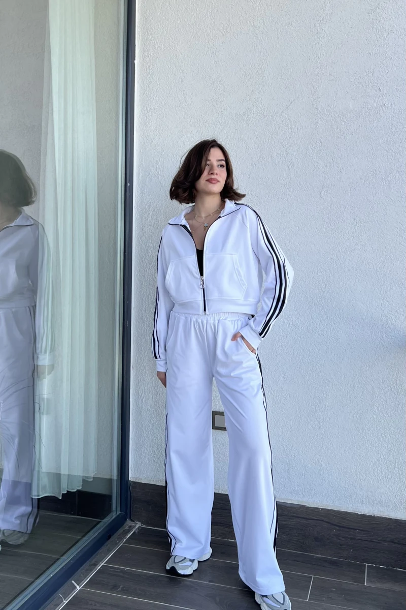 Şeritli Beyaz Eşofman Takımı