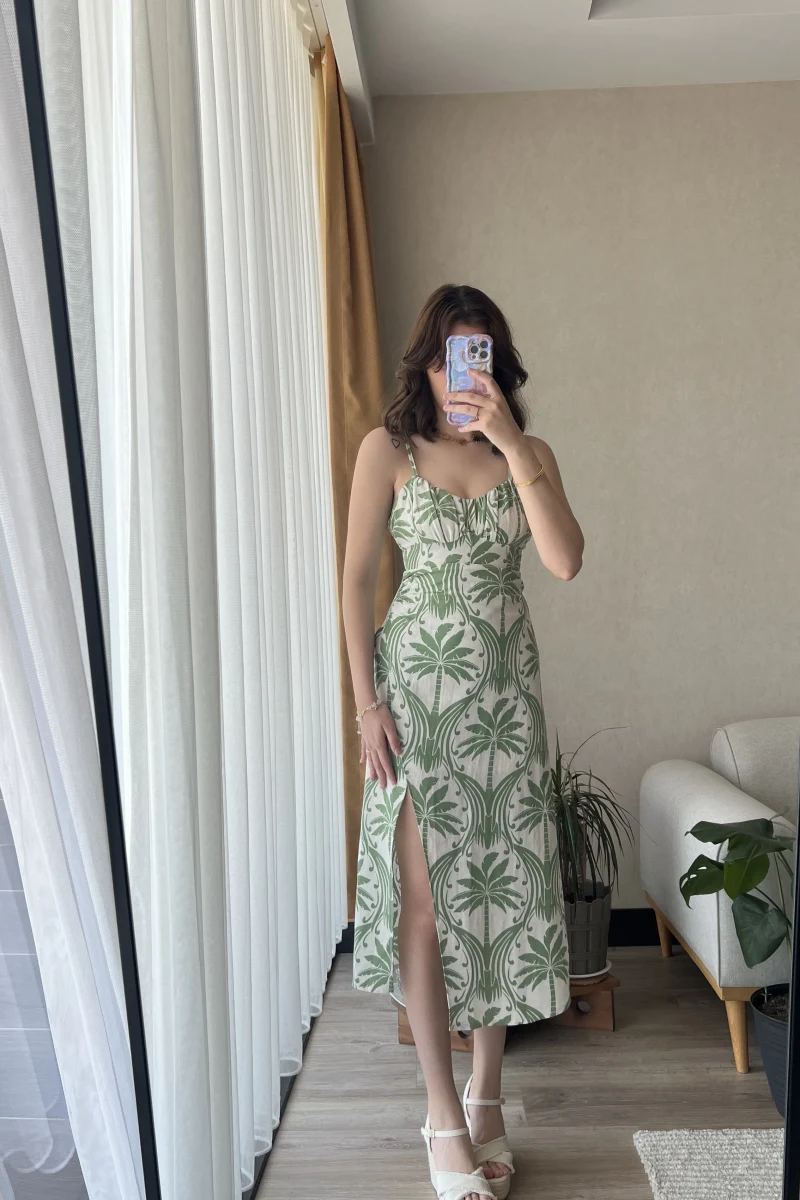 Sırt Detay Yeşil Elbise