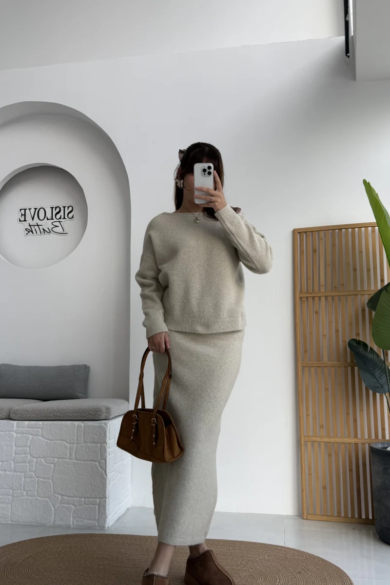 Sırtı Açık Etekli Takım - Taş - Kod: 9005