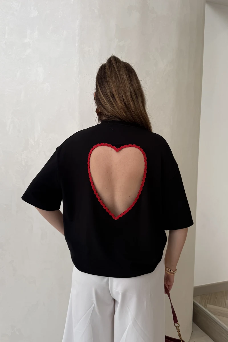 Sırtı Kalp Detay Siyah T-Shirt - Kod: 1113