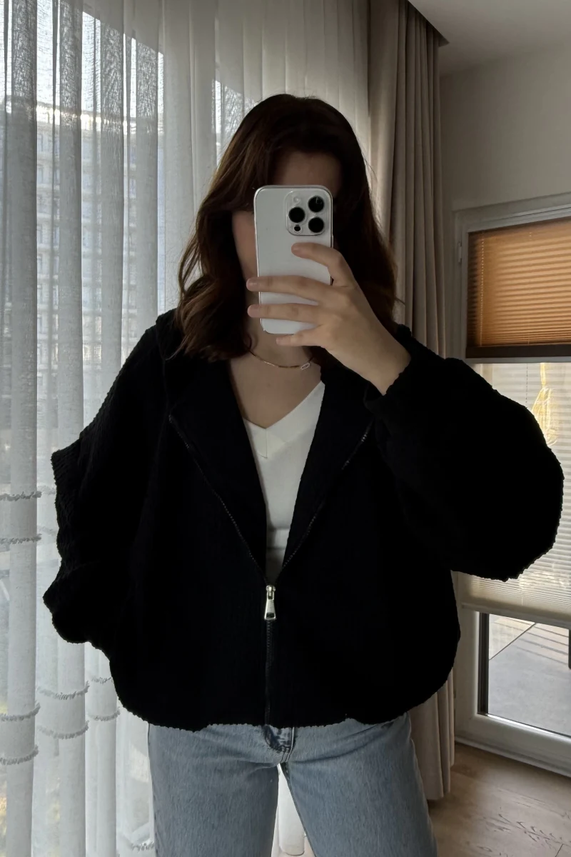 Siyah Kapitone Kapüşonlu Hırka