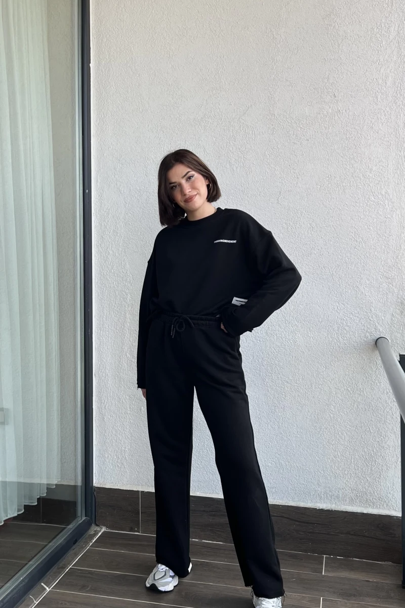 The Giving Siyah Takım