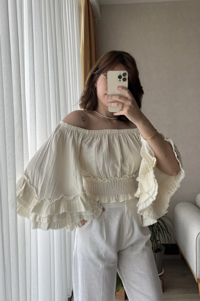 To Lowe Kırık Beyaz Püsküllü Özel Tasarım Bluz