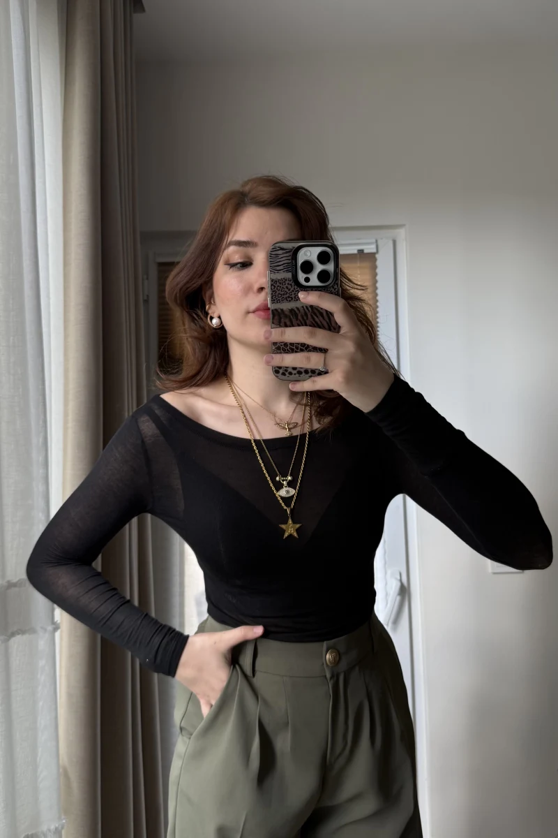 Transparan Siyah Kayık Yaka Bluz