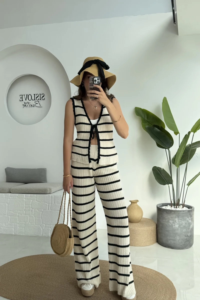 Triko Ekru-Siyah Çizgili Takım