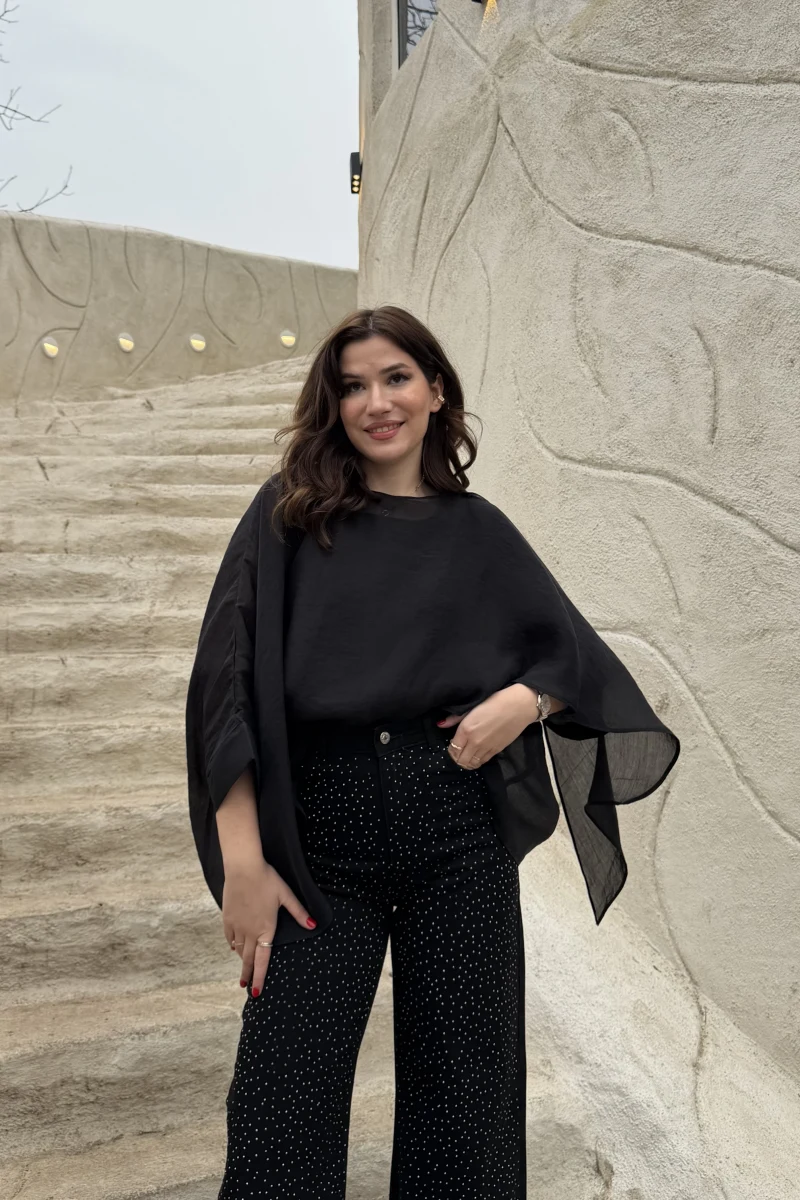 ÖN SİPARİŞ - Uçuşan Pelerin Bluz - Siyah - Kod: 5026