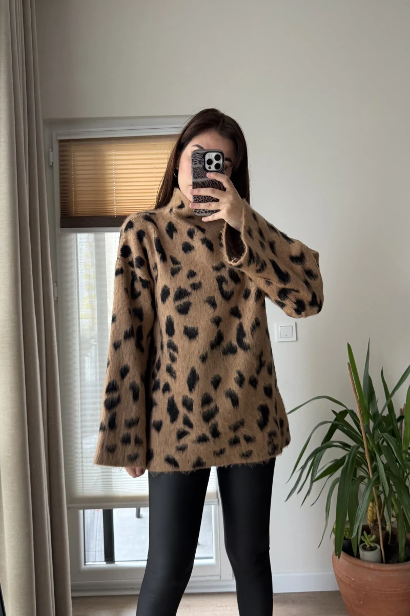 Uzun Boğazlı Leoparlı Kazak Camel