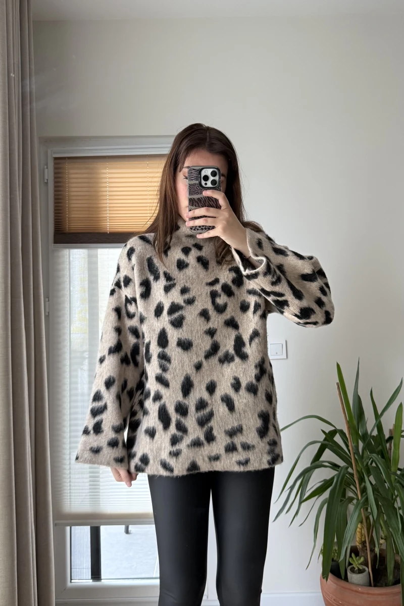 Uzun Boğazlı Leoparlı Kazak Taş