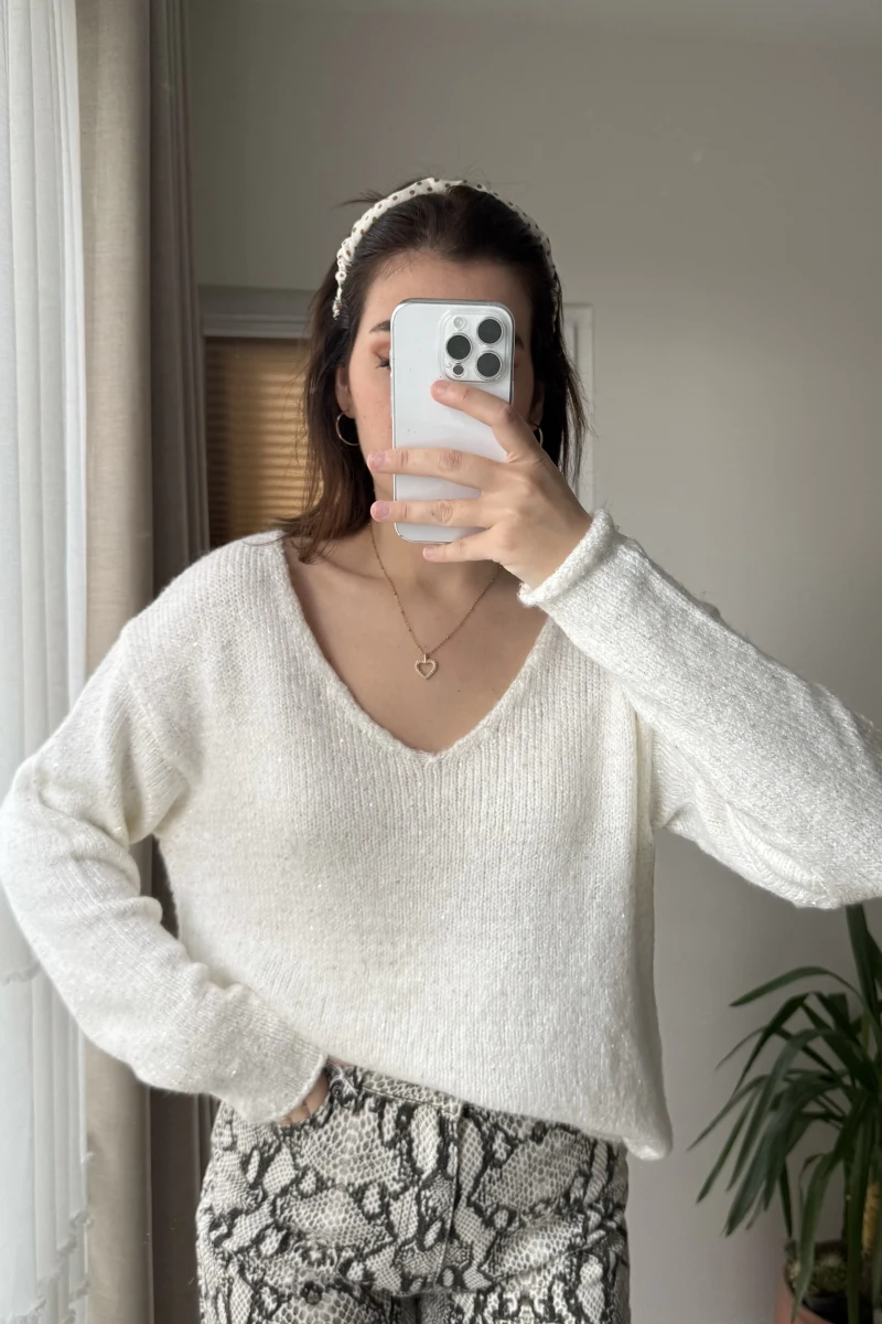 V Yaka Payetli Ekru Kazak