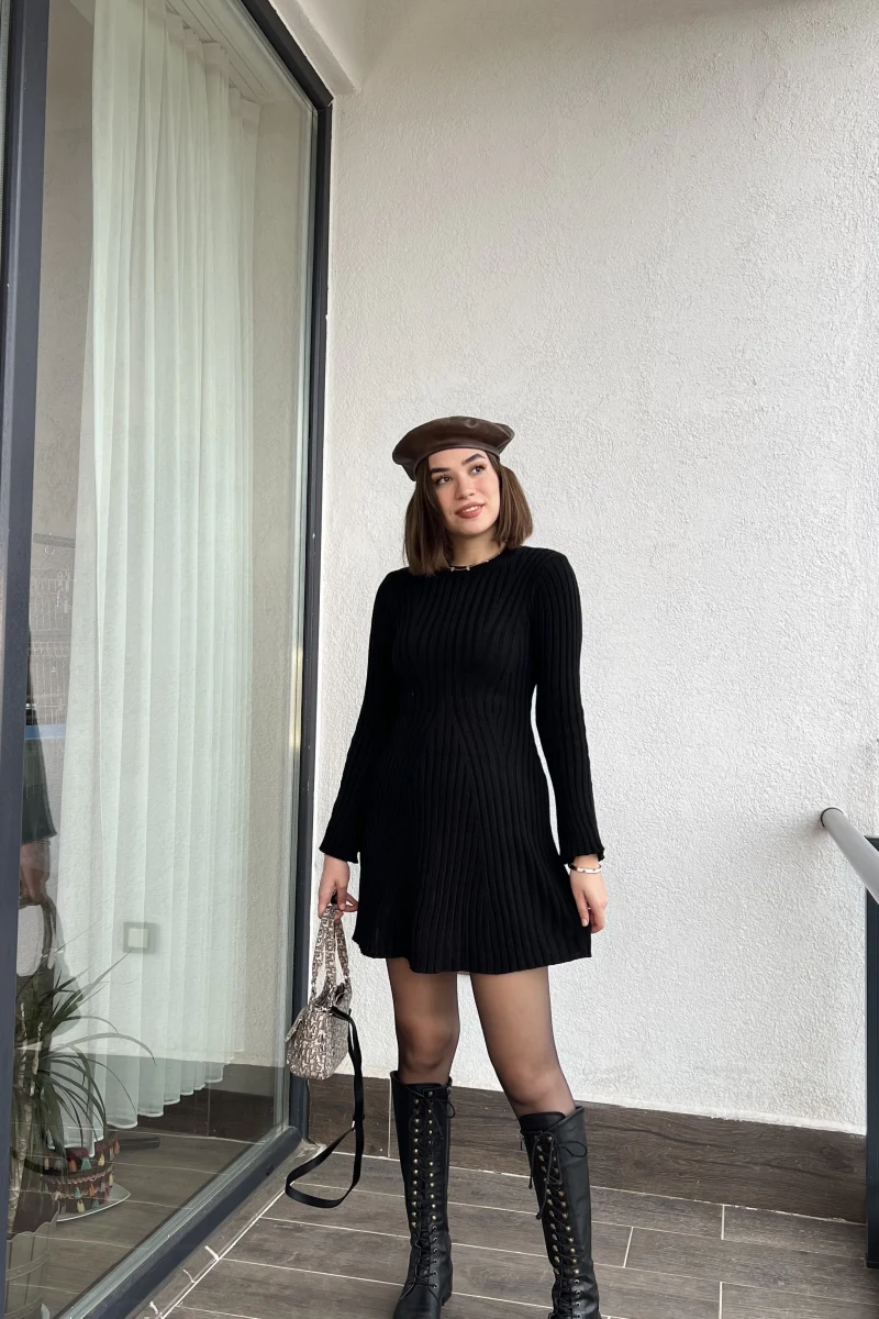 Viral Siyah Triko Elbise