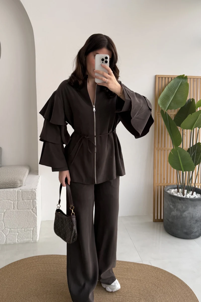 Volan Kol Detay Bağcıklı Bluz Takım - Kahverengi - Kod: 8880