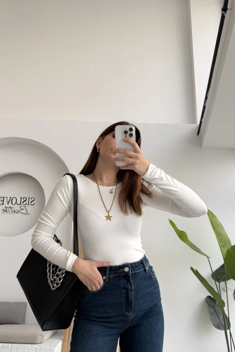 Yaka Detaylı Uzun Kol Body - Beyaz