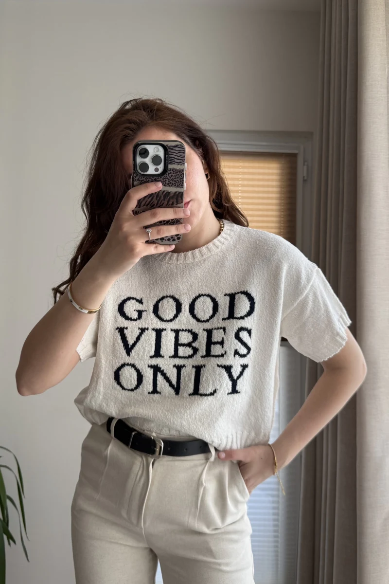 Yazılı Triko Üst Detay