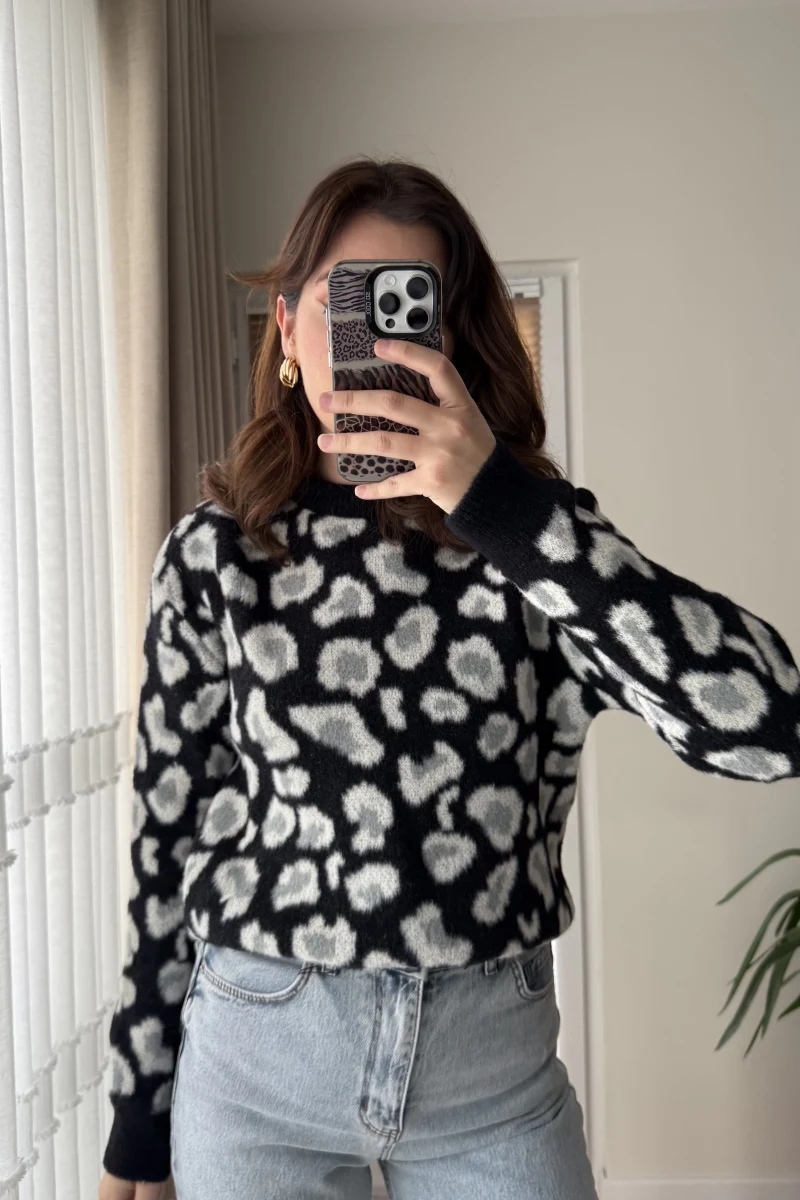 Yumoş Leopar Kazak Siyah