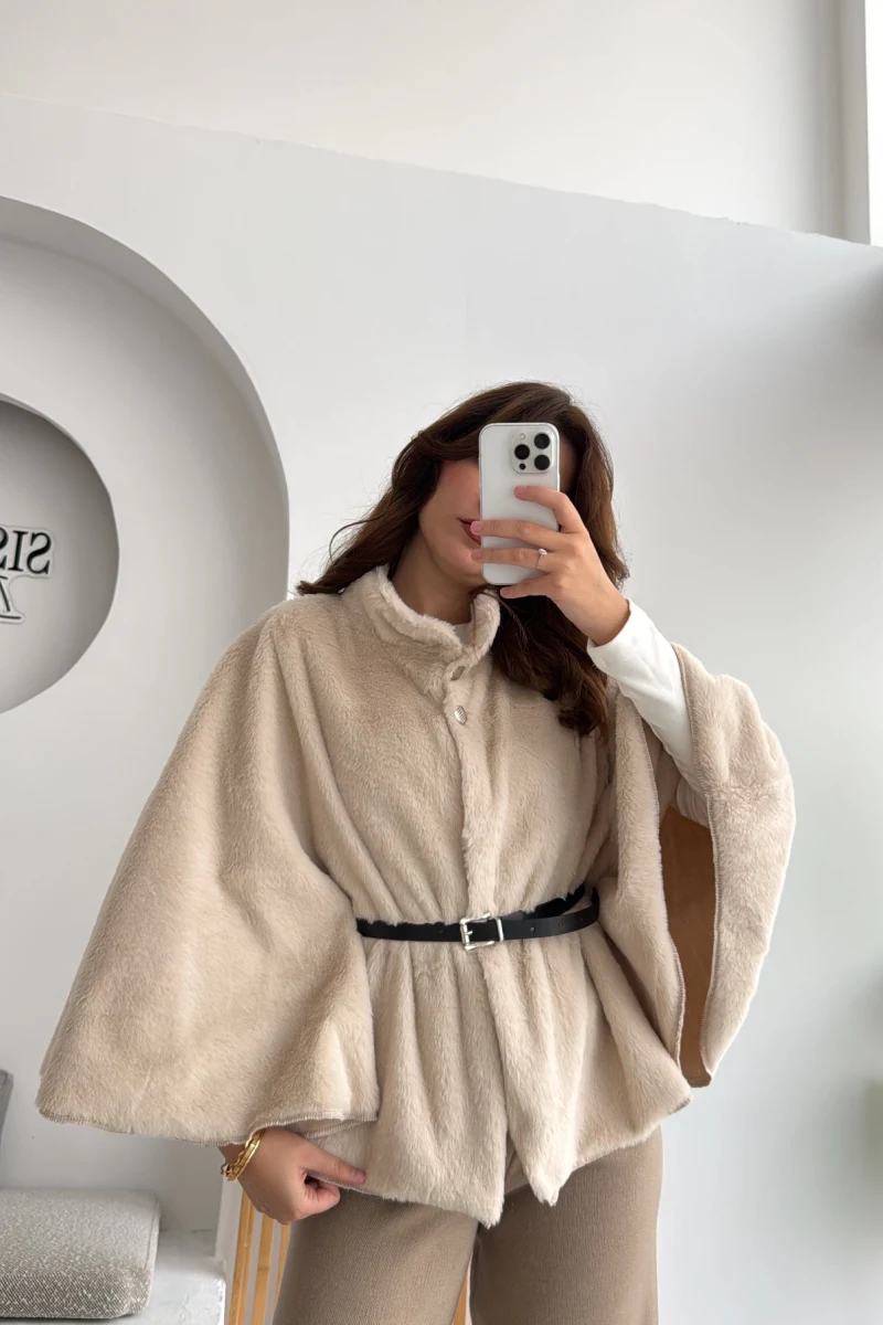 Yumoş Panço Kemerli Düğmeli Dik Yaka
