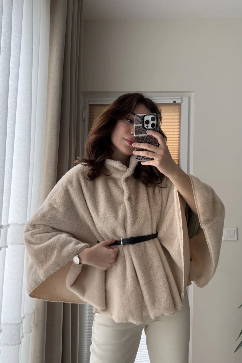 Yumoş Tüylü Kemerli Panço Krem