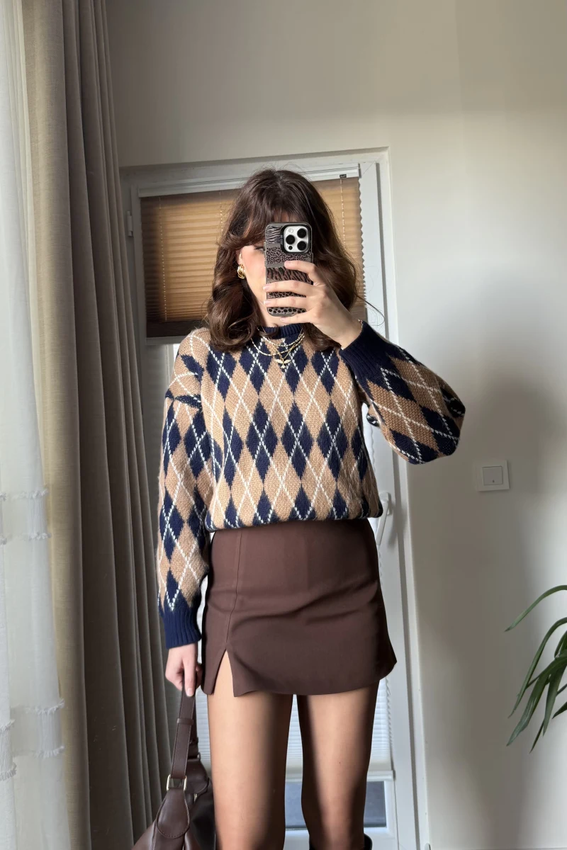 Lara Mini Yırtmaçlı Şort Etek Acı Kahve