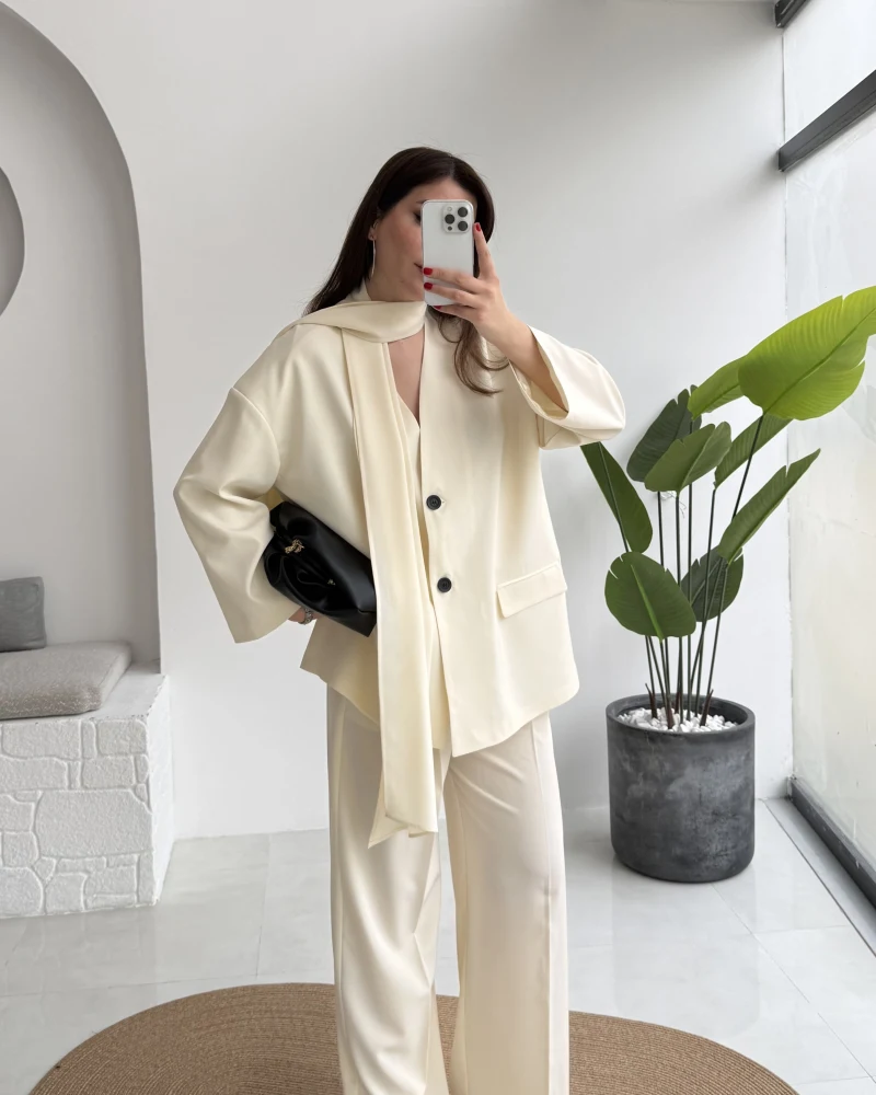 Yuna Fular Detay Bağcıklı Ceket Takım - Ekru - Kod: 6003