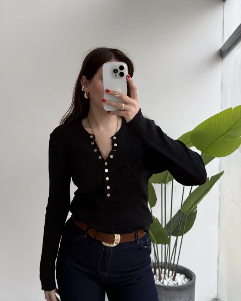 Lyssa V Yaka Çıtçıtlı Triko Kazak - Siyah