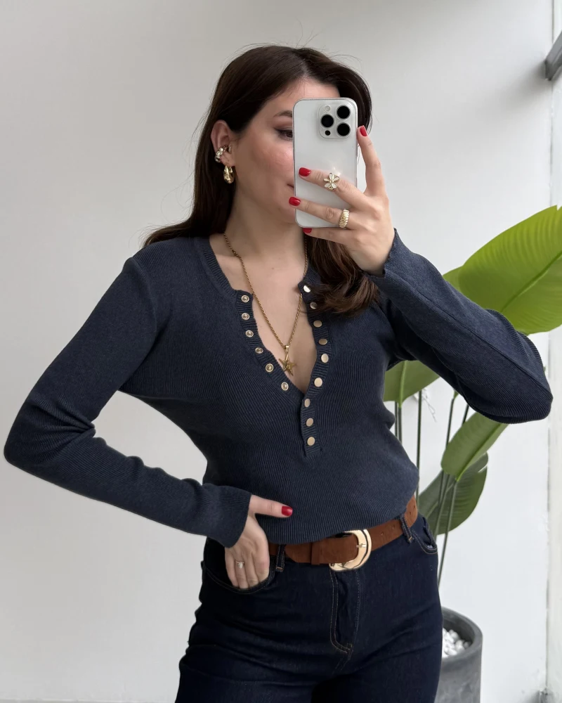 Lyssa V Yaka Çıtçıtlı Triko Kazak - Koyu İndigo