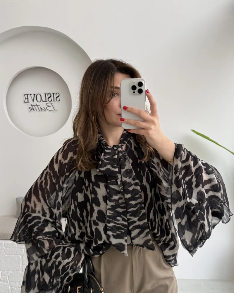 Velma Fular Bağlamalı Desenli Şifon Bluz - Siyah - Kod: 5024