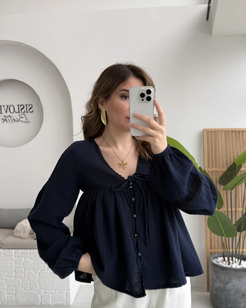 Peri İnci Detay Lacivert Bluz