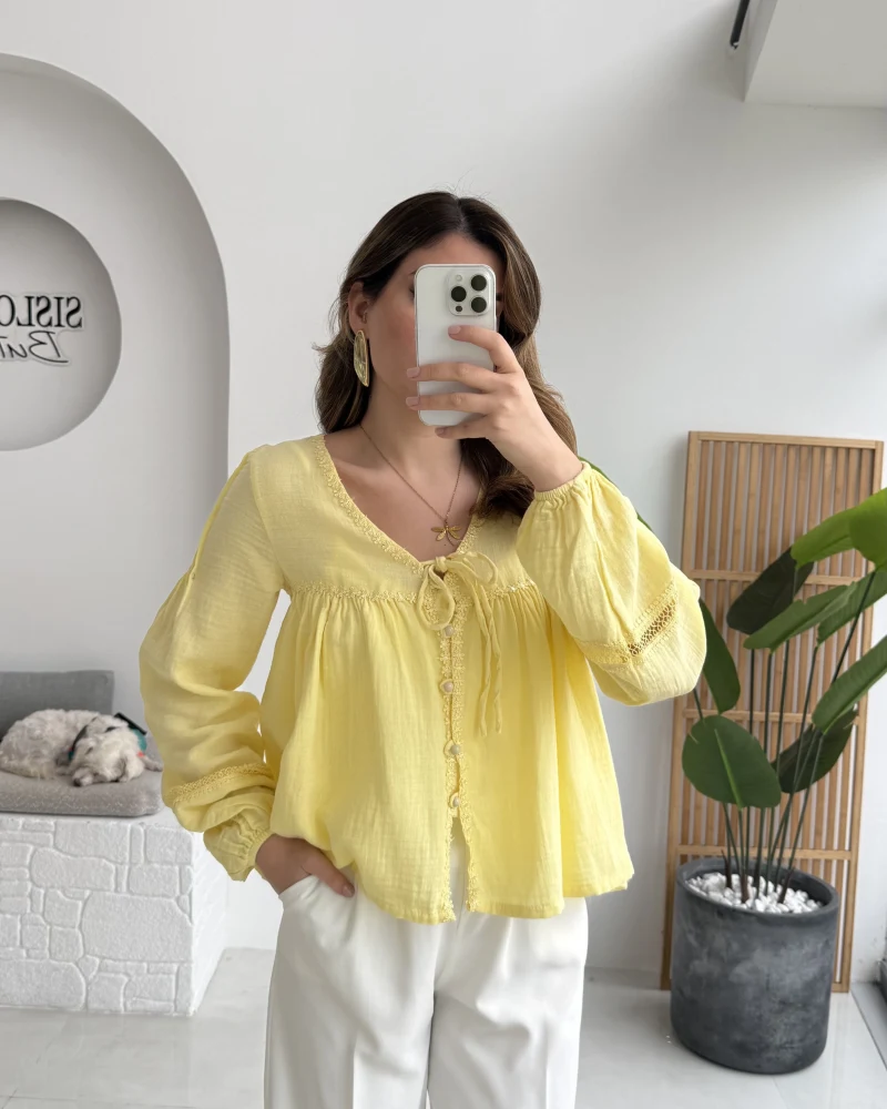 Peri İnci Detay Sarı Bluz