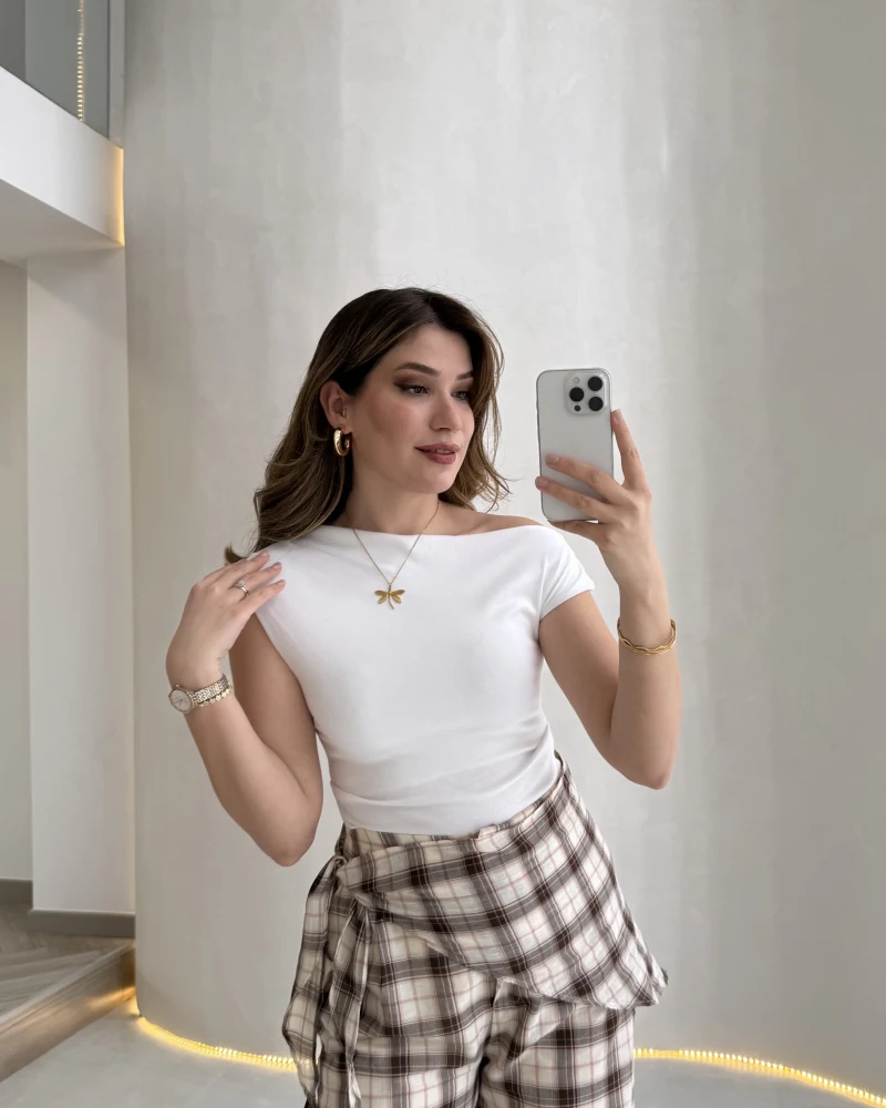 Dilvin Kayık Yaka Beli Büzgülü Bluz - Ekru - Kod: 32613