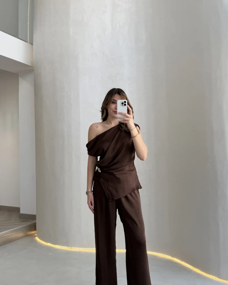 Destino Aksesuar Detay Sıfır Kol Saten Takım - Acı Kahve