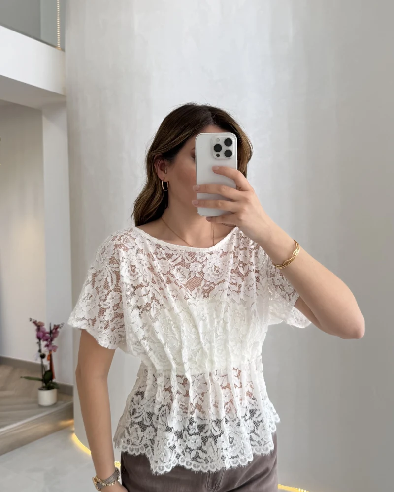 Flaner Büzgülü Bel Detaylı Kayık Yaka Dantelli Bluz - Ekru - Kod: 2966