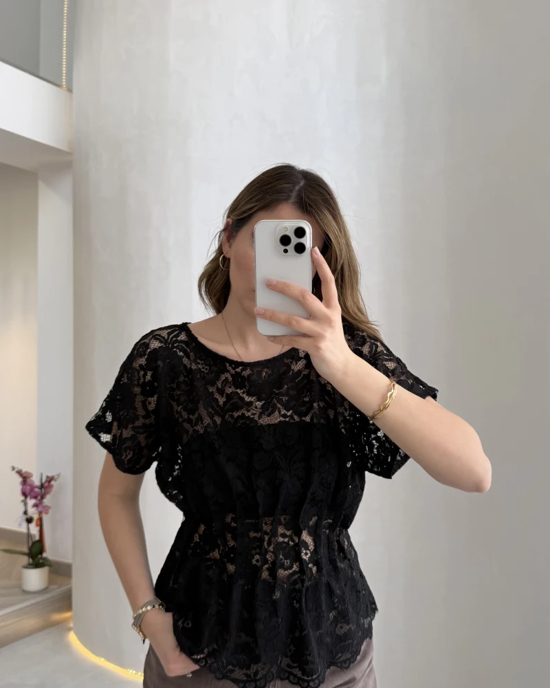 Flaner Büzgülü Bel Detaylı Kayık Yaka Dantelli Bluz - Siyah - Kod: 2966