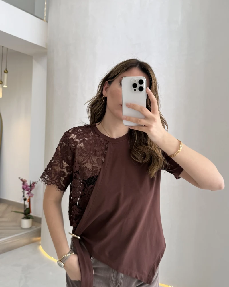 Asimetrik Kesim Dantel Detaylı Kemerli Bluz - Kahve - Kod: 2964